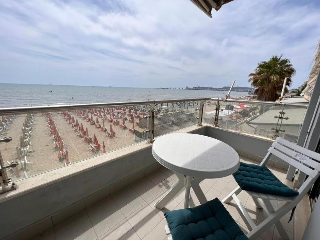 Sea View-Apartment On The Beach - Durrs2 Durrës Eksteriør bilde