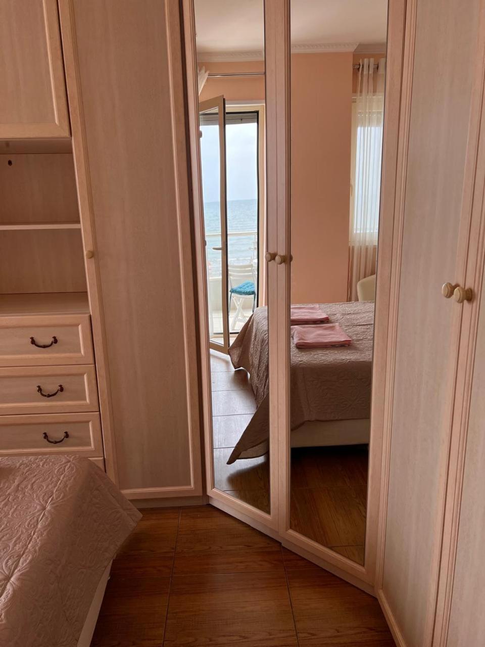 Sea View-Apartment On The Beach - Durrs2 Durrës Eksteriør bilde