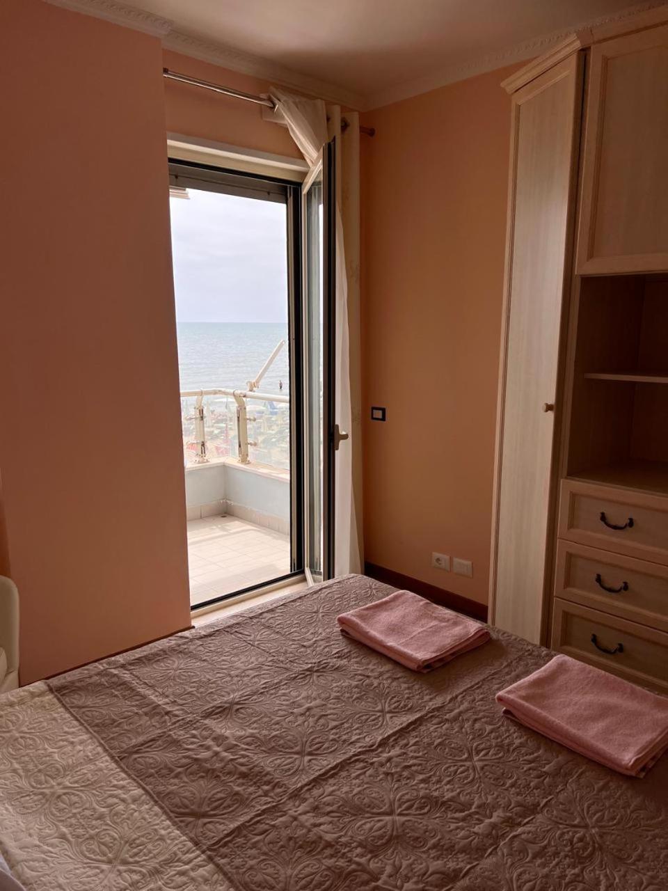 Sea View-Apartment On The Beach - Durrs2 Durrës Eksteriør bilde