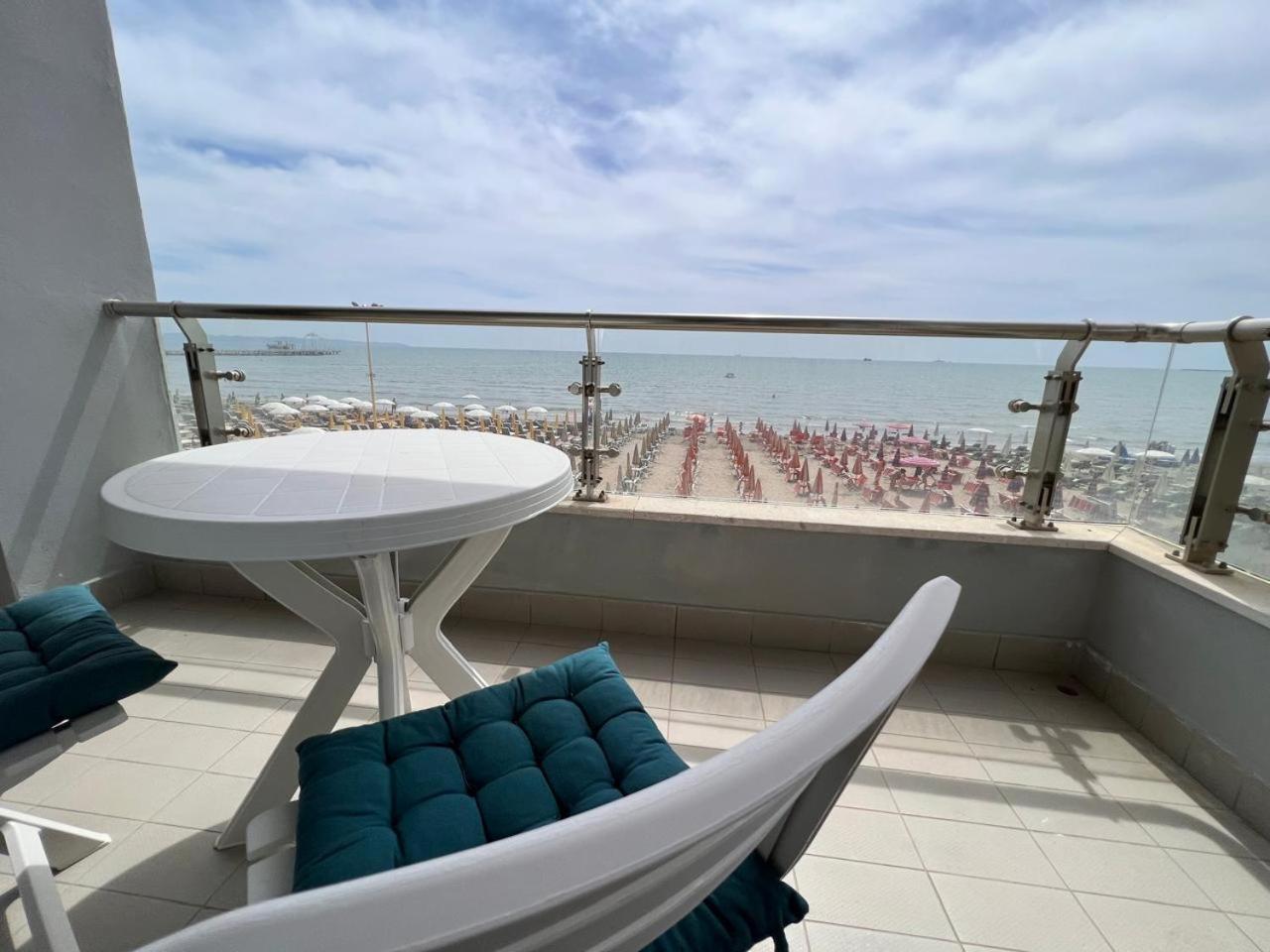 Sea View-Apartment On The Beach - Durrs2 Durrës Eksteriør bilde